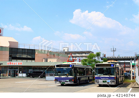 名古屋市　平針駅前の風景 42140744