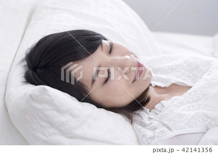 女性 女の人 女 42141356
