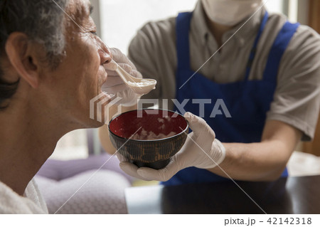 在宅介護 42142318