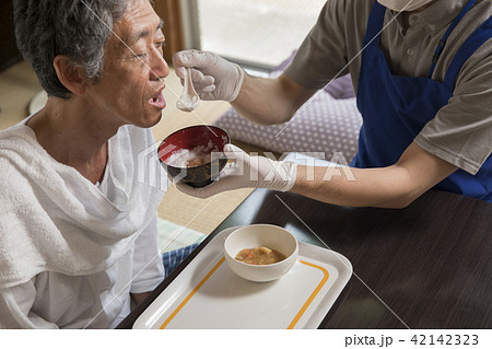 在宅介護 42142323