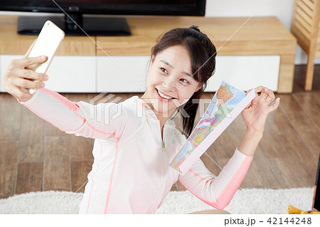 女性 女 女の子 42144248