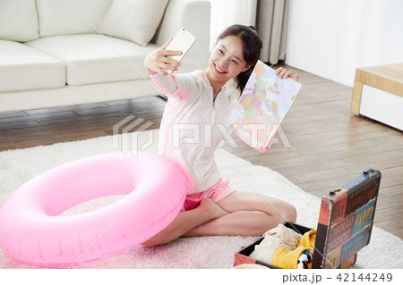 女性 女 女の子 42144249