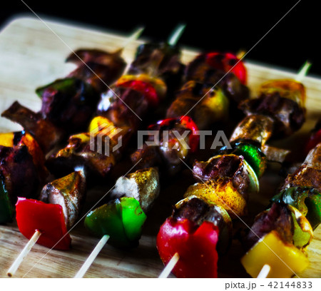 grilled skewers of meat and vegetables 42144833