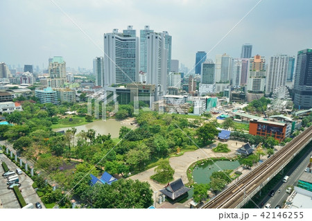 タイ王国首都バンコク、プロンポン駅周辺 42146255