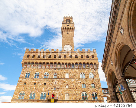 Bottom view of Pallazo Vecchio, Old Palace - Town Hall, with high bell tower, Piazza della Signoria 42155764