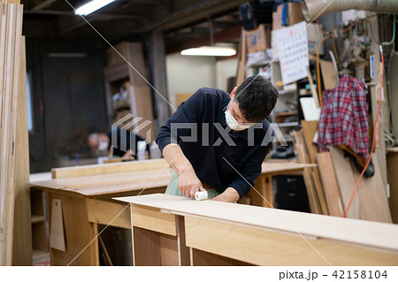 工場 職人 大工 作業員 工場 職人 大工 作業員 42158104