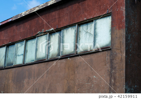 古びた窓 42159911