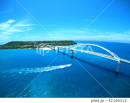 瀬底大橋の空撮 瀬底大橋の空撮 42160313
