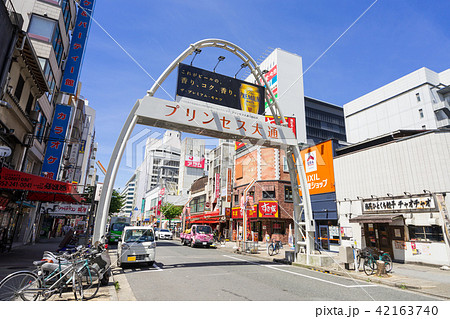 名古屋市中区栄 呉服町通り プリンセス大通り シンボルアーチの写真素材