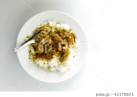 Thai food Rice and Curry with roasted pork 42170023