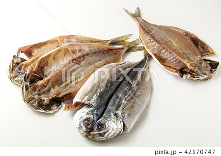 鯵の干物 42170747