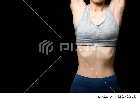 フィットネスイメージ　ミドル女性 42171529