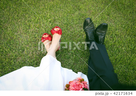 ウエディング 結婚 新郎 42171634