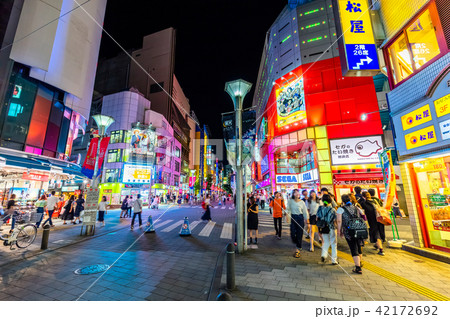 東京　池袋　夜のサンシャイン60通り 42172692