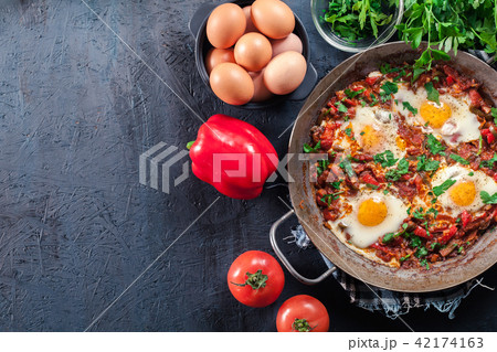 Shakshuka in a frying pan 42174163