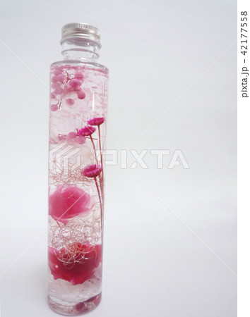 ピンクのハーバリウム 42177558