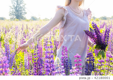 woman enjoying freedom, close-up woman enjoying freedom, close-up 42180001