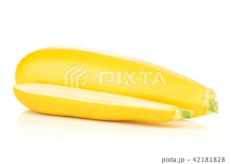 Fresh Raw yellow zucchini isolated on white 42181828