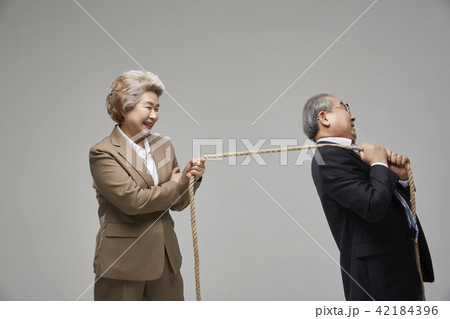高齢者 老人 女性 42184396