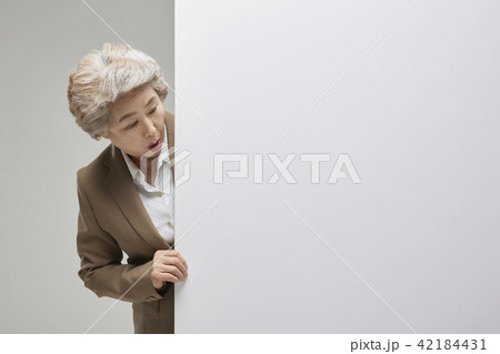 高齢者 老人 女性 42184431