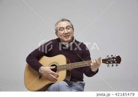 高齢者 老人 男 42185479