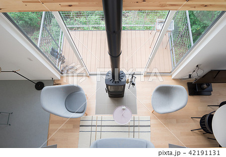 暖炉のある別荘 42191131