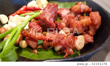 Deep-Fried Fermented Pork Ribs 42191276