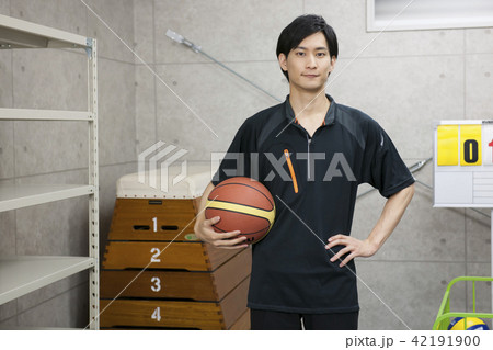 先生 教師 体育 体育教師 部活 バスケット 倉庫 学校 授業 教育イメージ ポートレート ト 先生 教師 体育 体育教師 部活 バスケット 倉庫 学校 授業 教育イメージ ポートレート ト 42191900
