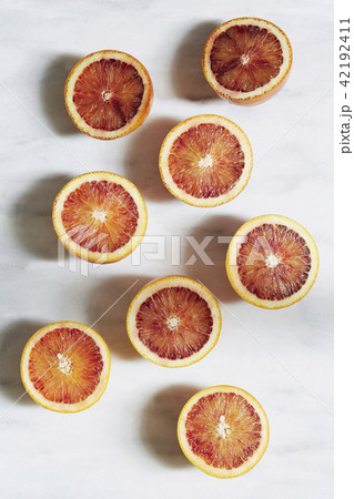 Sliced grapefruit Sliced grapefruit 42192411