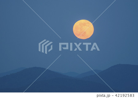 Full moon over Blue Ridge Mountains 42192583
