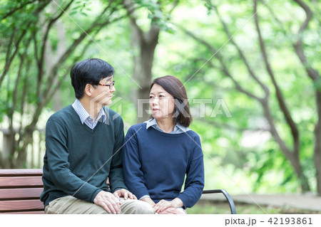 新緑　シニア　オシドリ夫婦 42193861