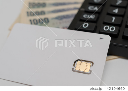SIMカード　電卓　千円札 42194660