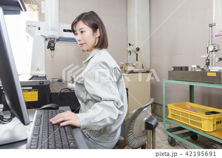 工場 測定 三次元測定機 品質管理 検査 分析 工場 測定 三次元測定機 品質管理 検査 分析 42195691