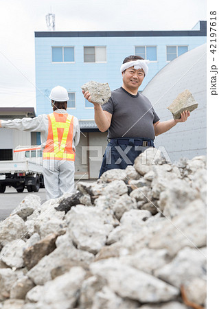 土木　建築　ガードマン　工事現場 42197618
