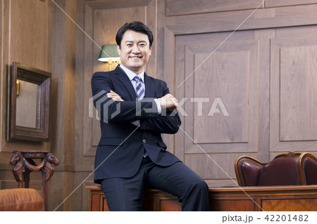 ビジネスマン 社長 喜び 42201482