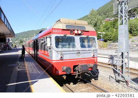 ノルウェーのベルゲン鉄道 42203581