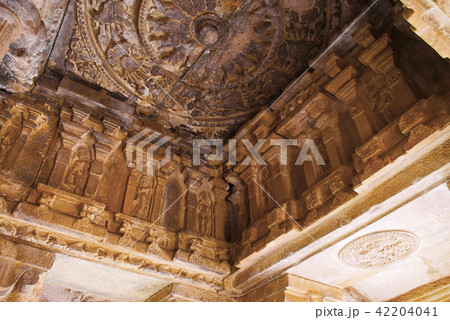 Ceiling mukha-mandapa, Durga temple, Aihole 42204041