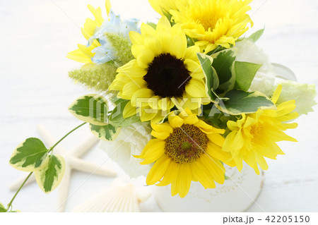 ひまわりのフラワーアレンジ 42205150