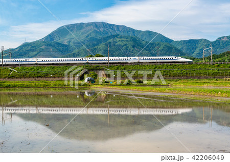伊吹山と新幹線 伊吹山と新幹線 42206049