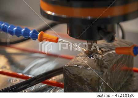 The EDM,Electric Discharge Machine  The EDM,Electric Discharge Machine  42210130
