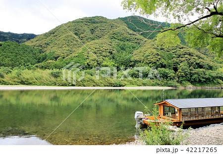 四万十川の川辺の風景 四万十川の川辺の風景 42217265