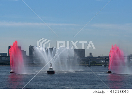 消防艇　放水演技 42218346