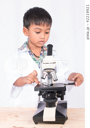 boy press faucet drinking water 42219921