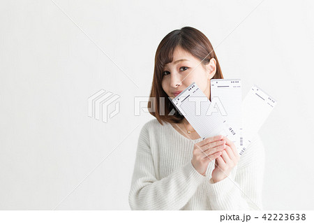 カジュアルポートレート・白バック 42223638