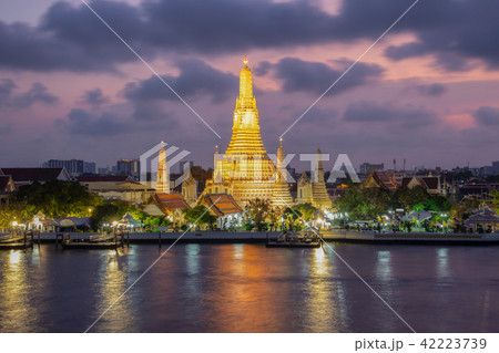Wat arun  42223739