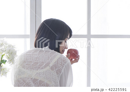 女性 女の人 女 42225591