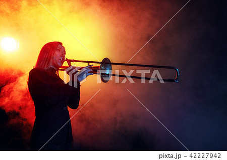 Jazz band performs at the club 42227942