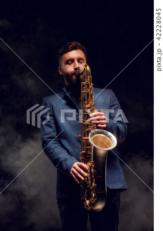 Jazz band performs at the club 42228045