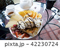 Ice cream on toast with fruit 42230724
