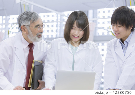 医者　医師　ドクター 42230750